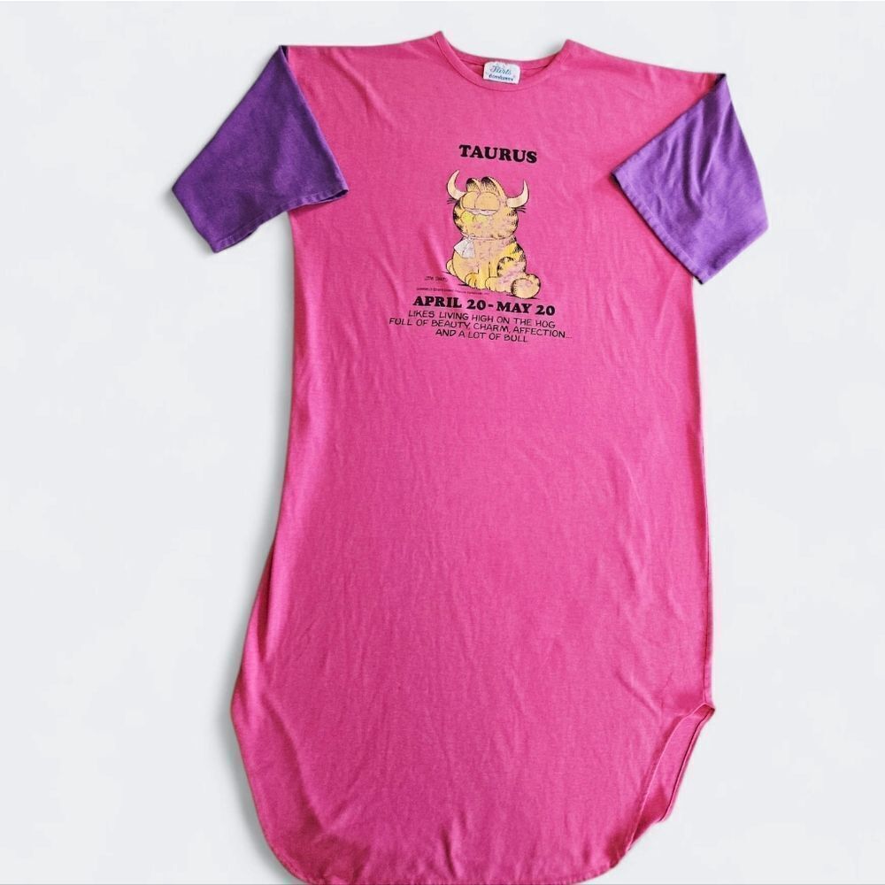 Vintage Flirts Garfield 1970's Zodiac Taurus Oversized Sleep Shirt Night Gown OS